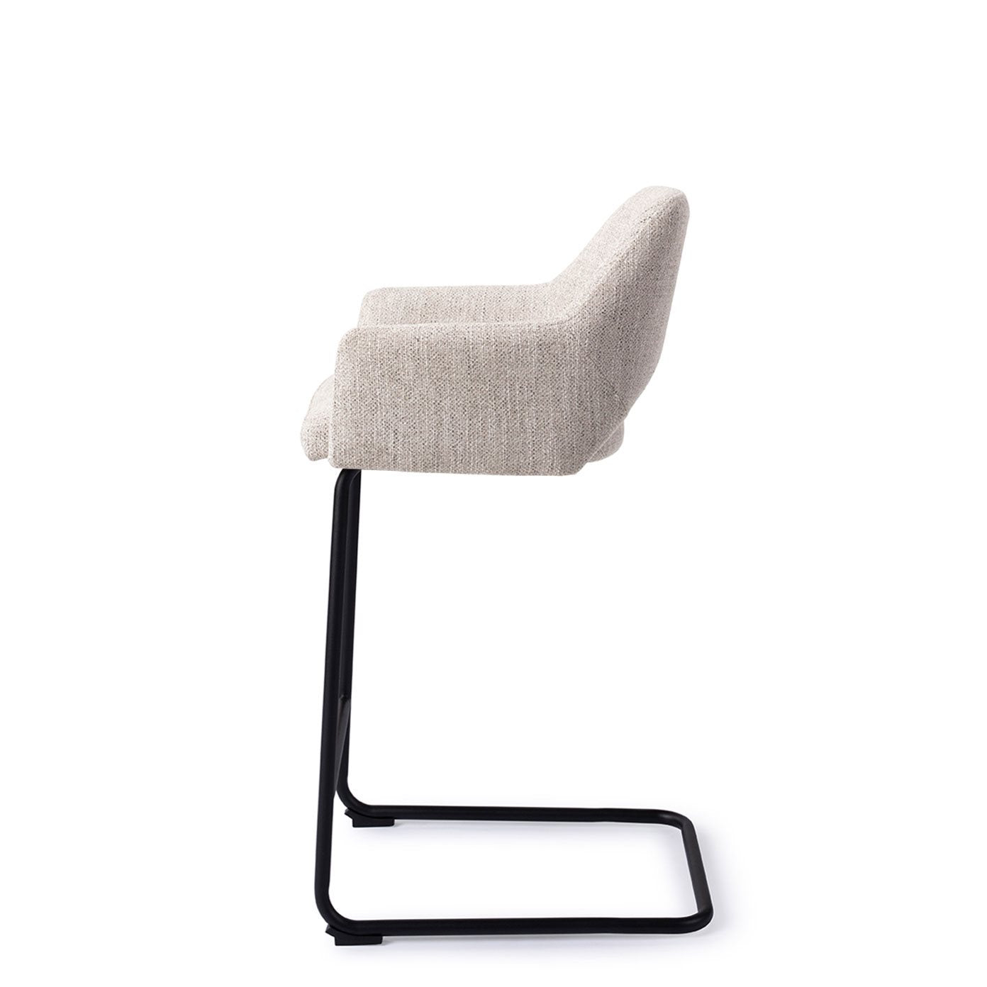 Yanai bare chair pigeon