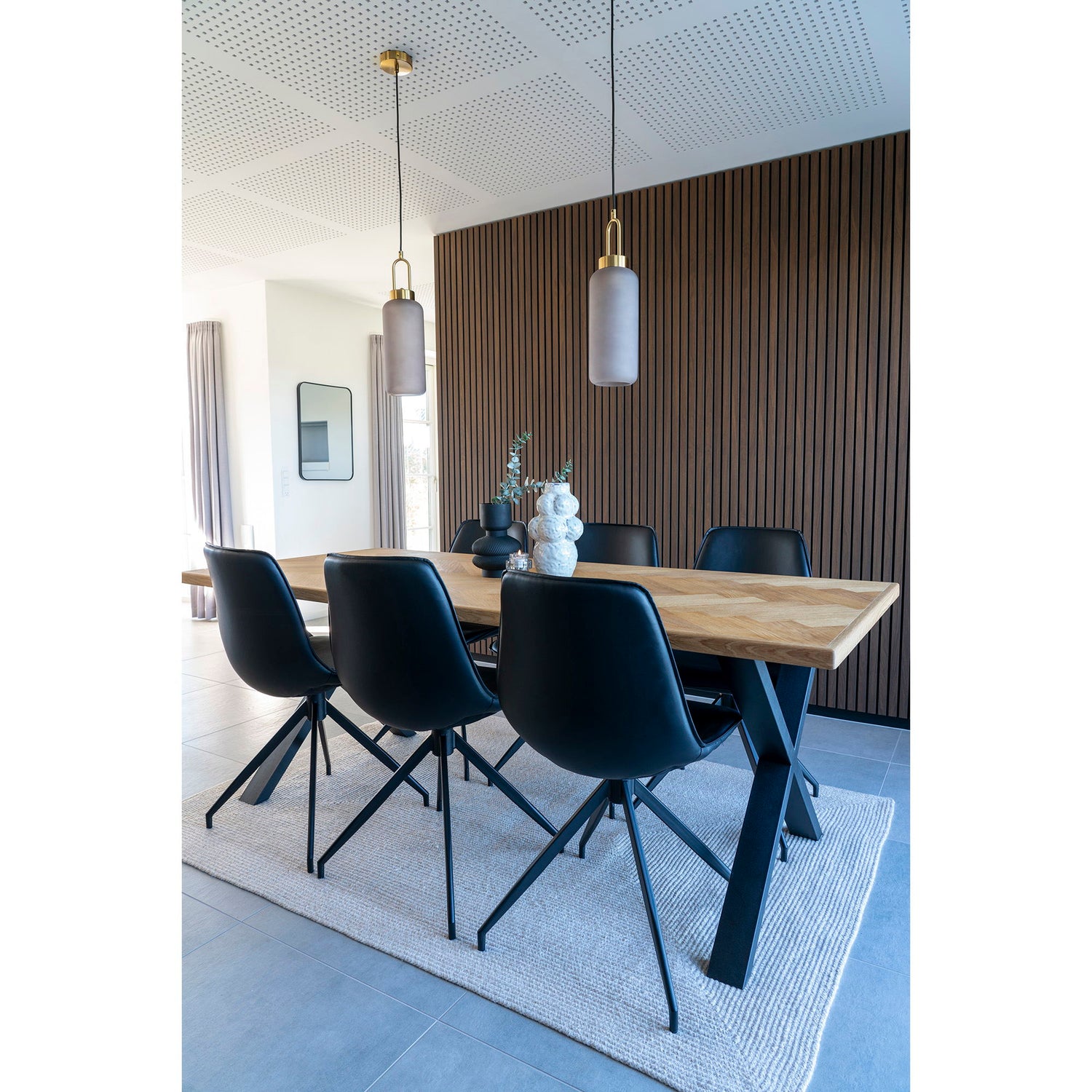 Monaco dining table chair - Dining table chair in PU with swivel foot, black with black legs