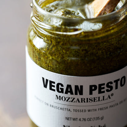 Vegan pesto with mozzarisella