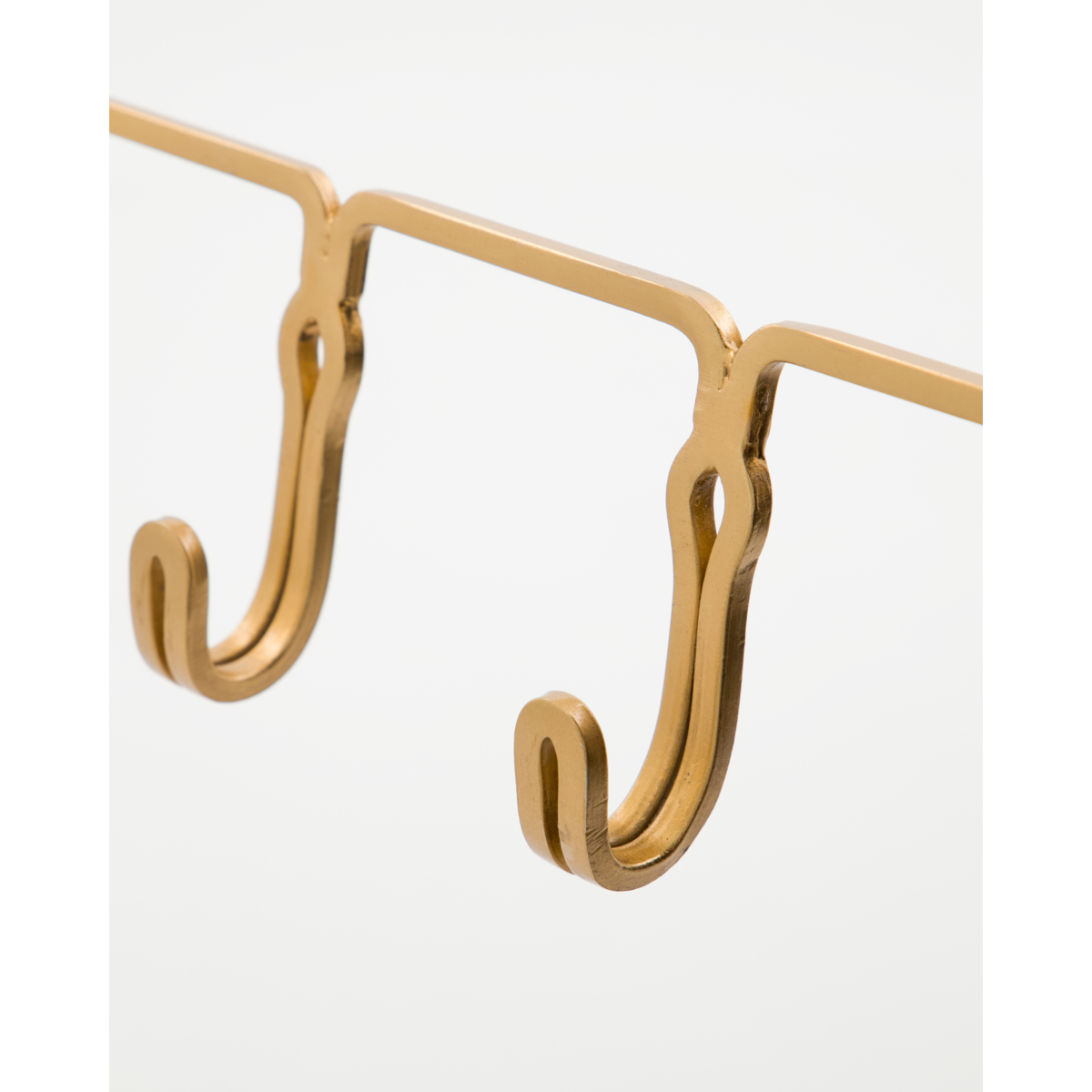 Hooks, hyrea, brass finish