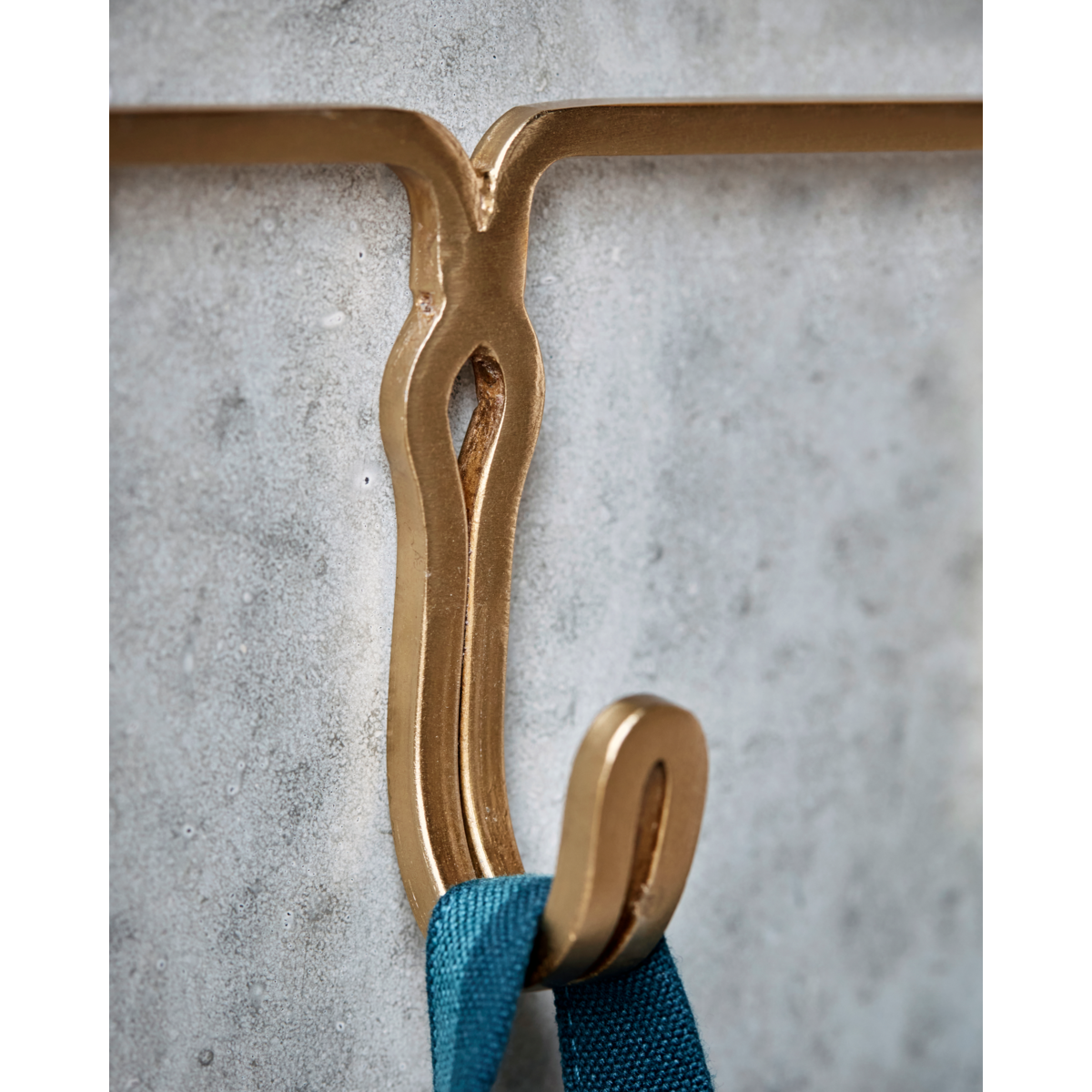 Hooks, hyrea, brass finish