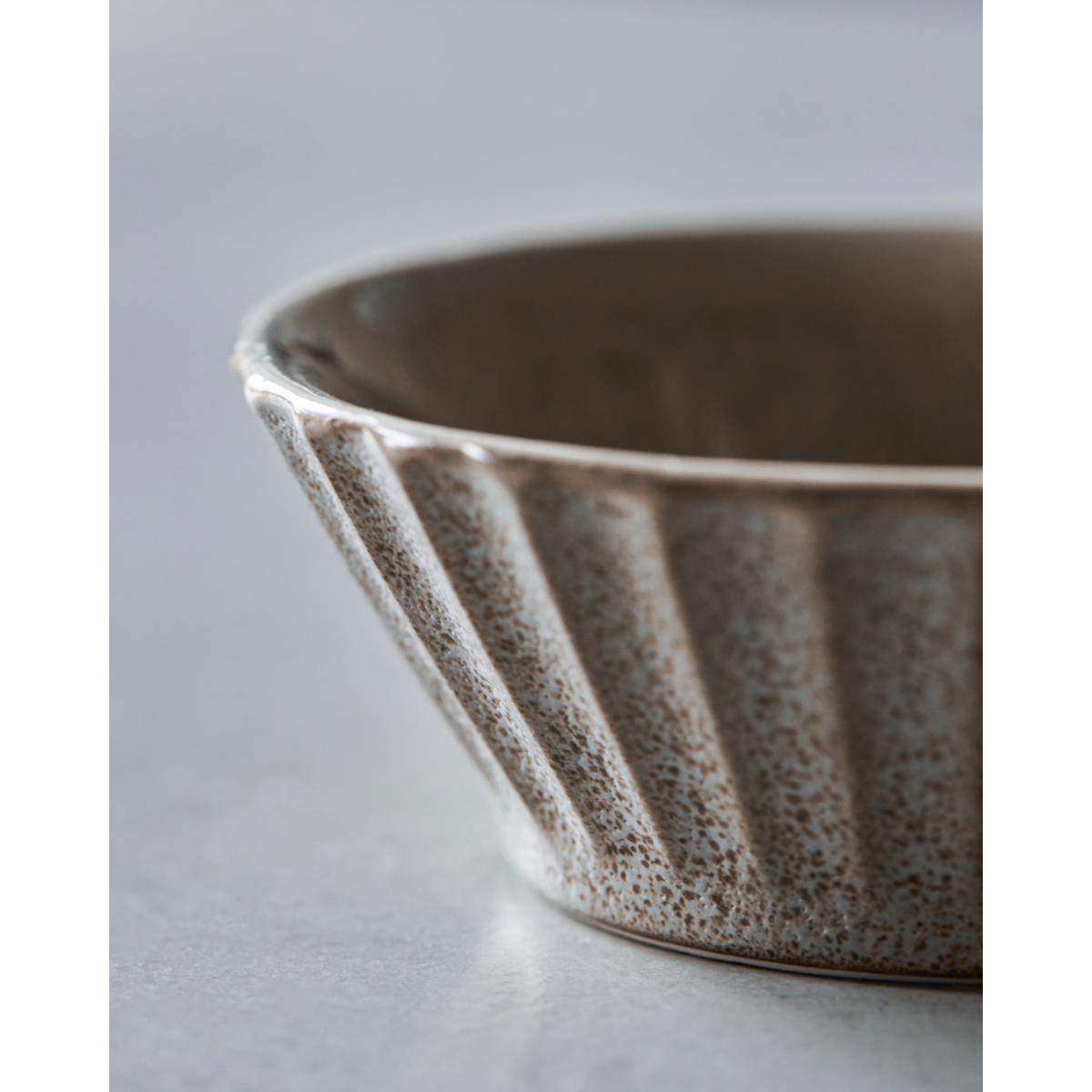 Bowl, HDPleat, gray/brown