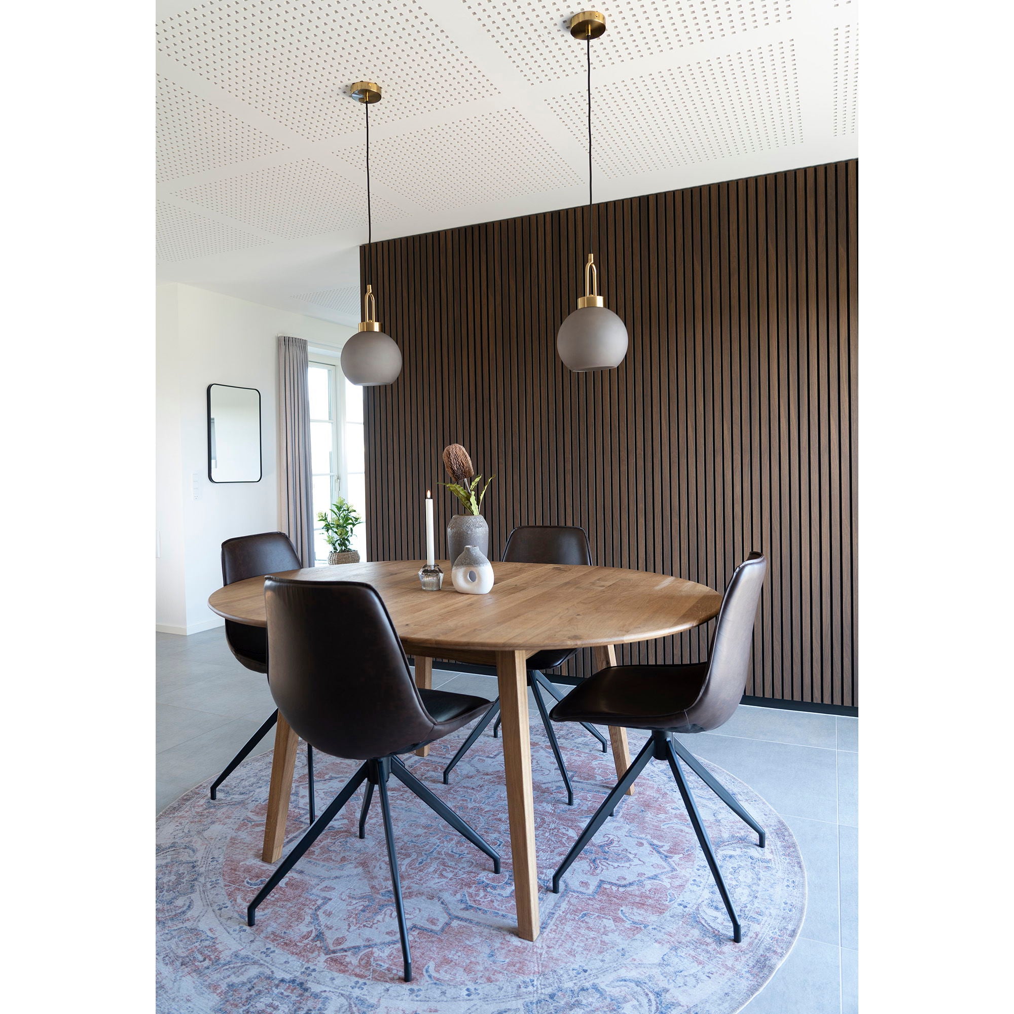 Metz Dining Table - Dining Table, Oiled Oak, built -in additional plate with Butterfly Function Ø118x118-158x75 cm