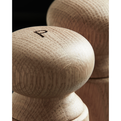 Salt-and pepper grinder, hdwardha, oak