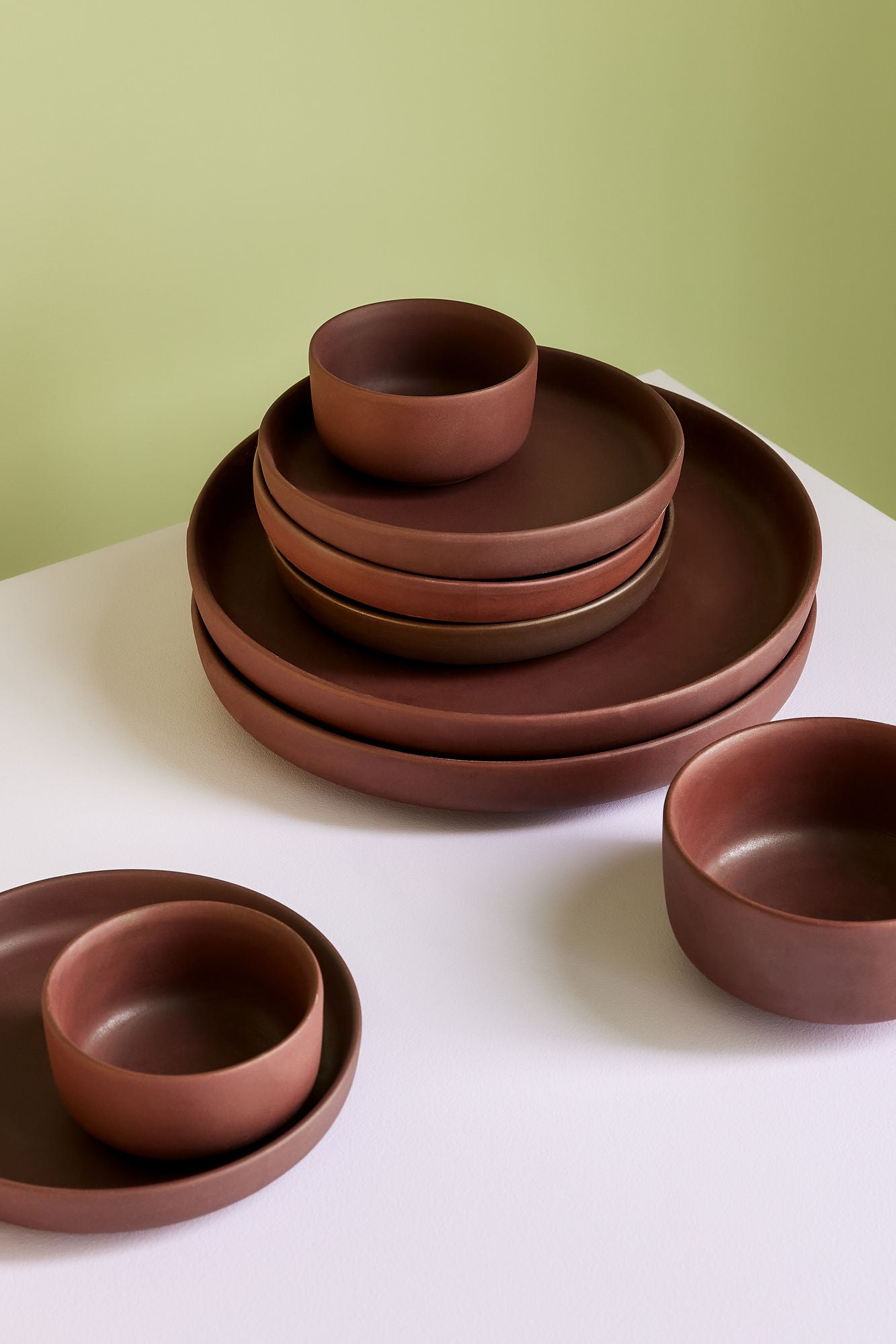 Hübsch Clay plates brown (set of 2)