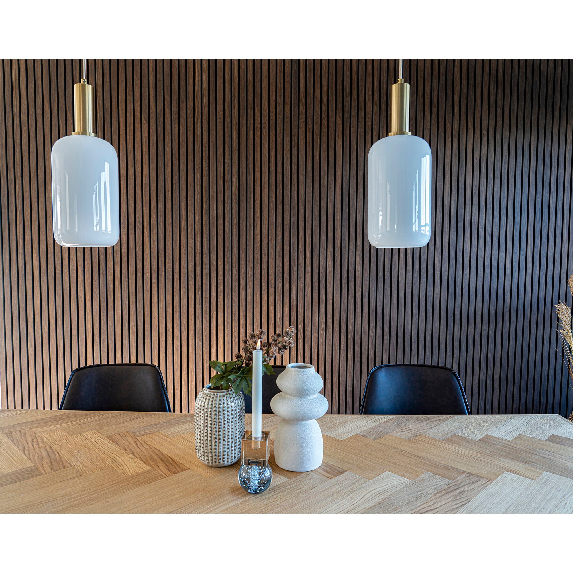 Chelsea pendant - pendant in white glass, brass colored socket, cylinder shaped, Ø13 cm, 150 cm fabric cord