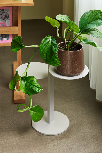 Hübsch platform side table sand