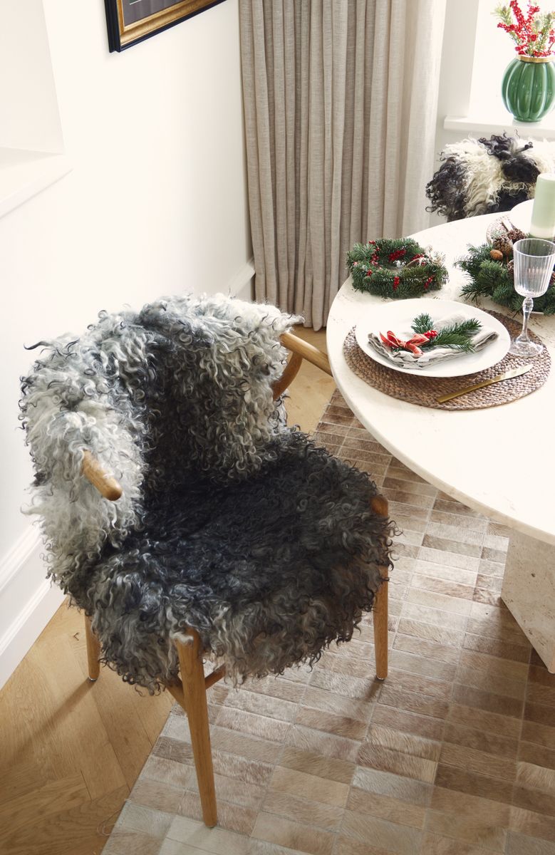 Short wool-curled sheepskin 90-100 cm