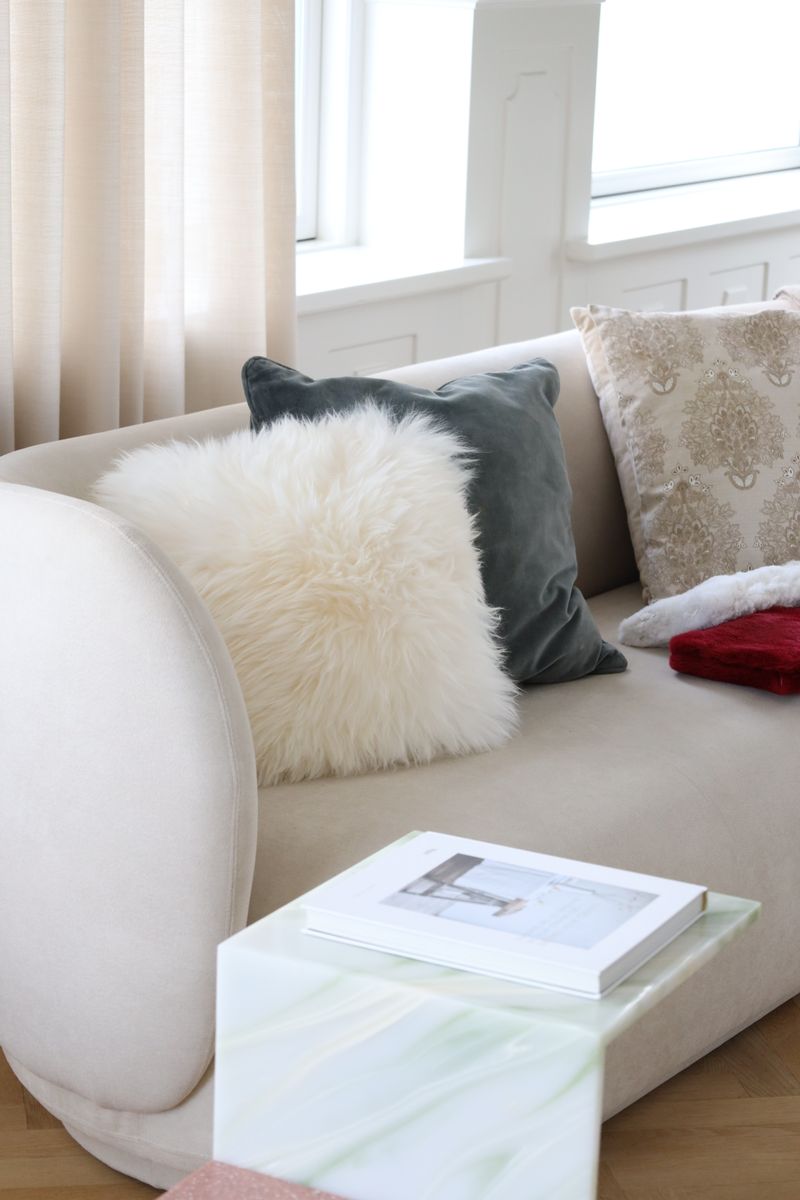 Pillow | Lambskin | Long Hair | New Zealand | 50x50 cm