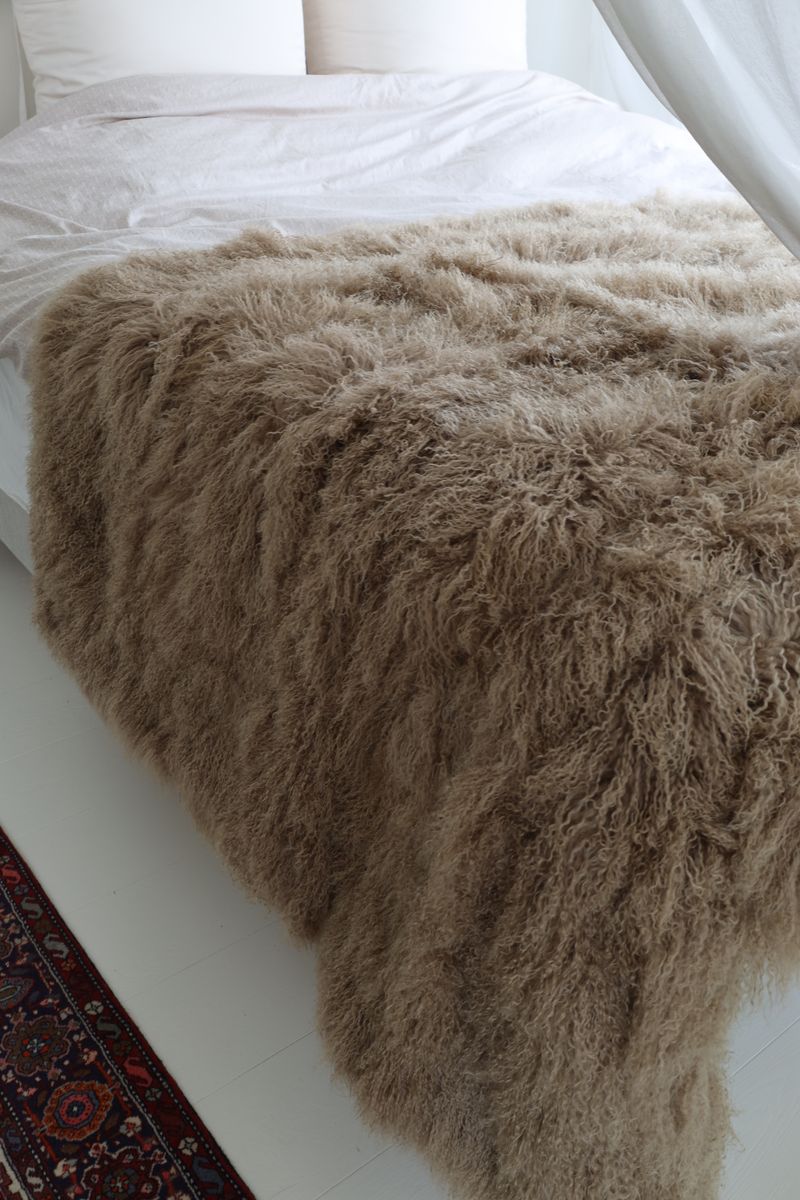 Lambskin blanket | Tibet | 140x180 cm