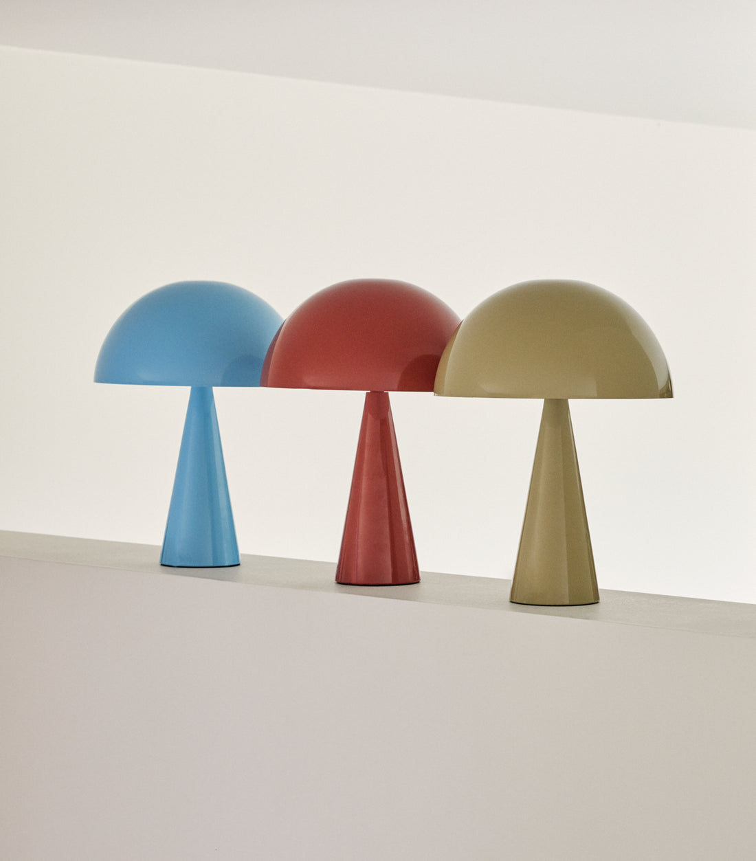 Hübsch mush table lamp mini red