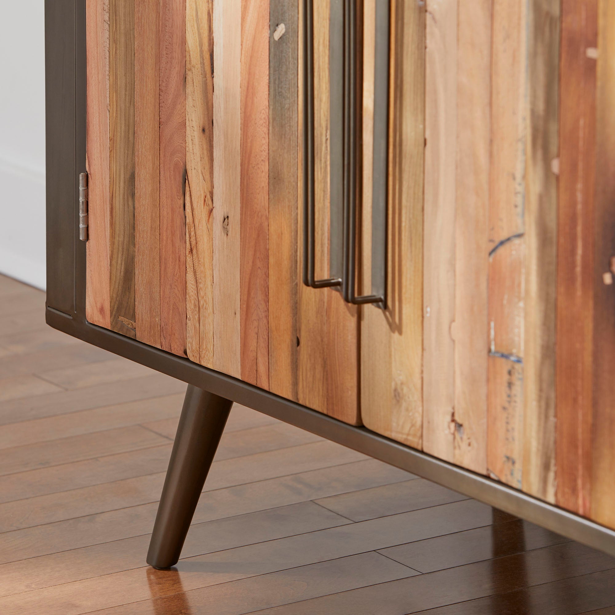 Nordic TV table with 4 doors