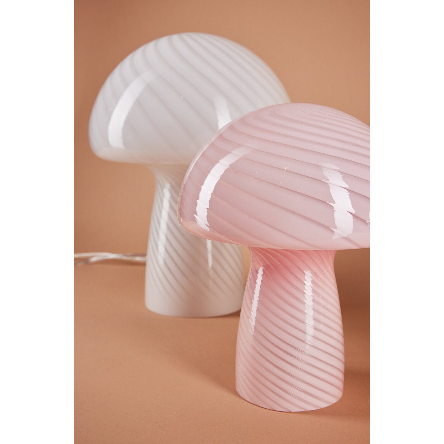 Bahne - Fungal lamp / Mushroom Table lamp, pink - H23 cm.