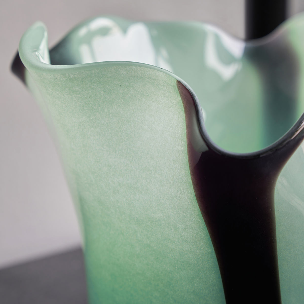 Vase, hdloose, light green